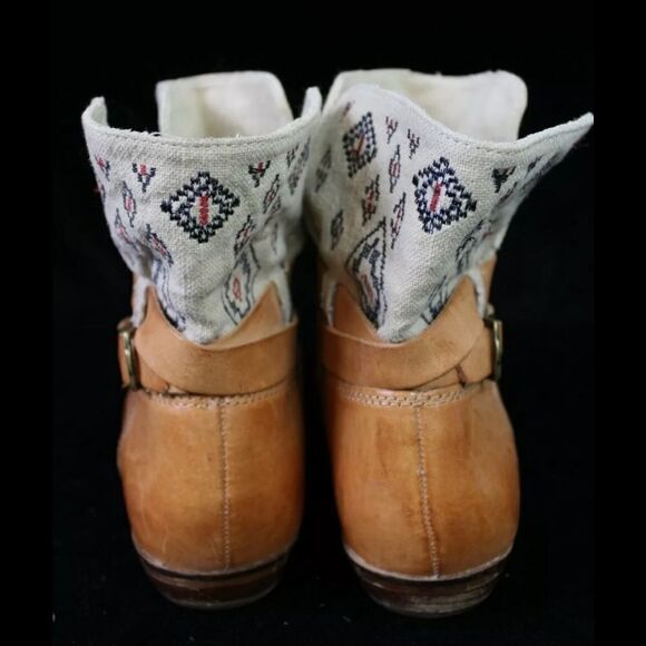 Anthropologie Latigo James Embroidered Booties Sz 8 Leather Western Ankle Boots. - Picture 3 of 9